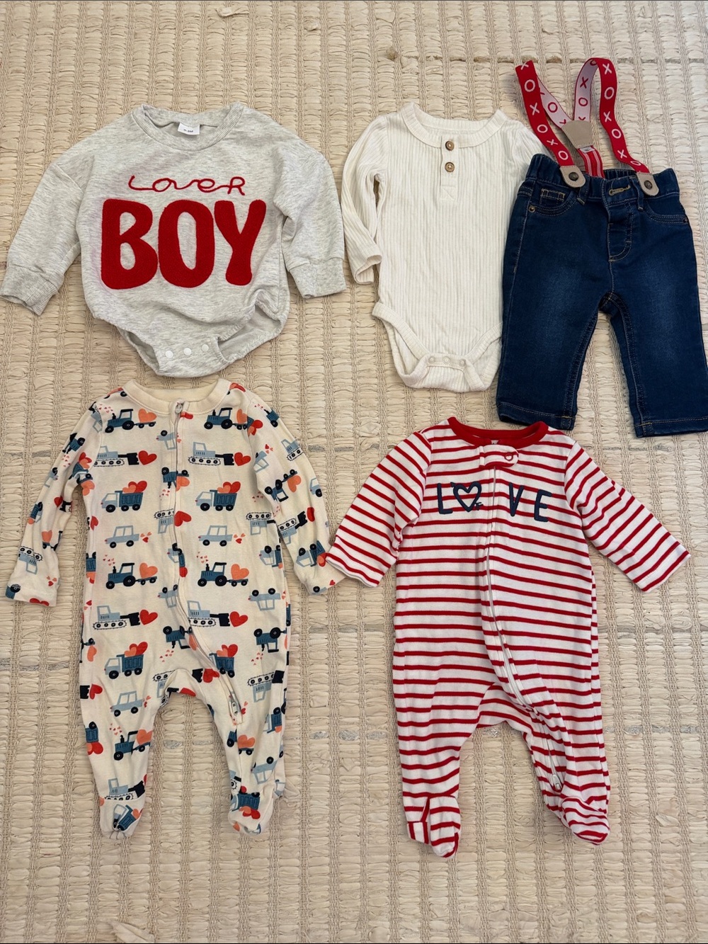 0-3 month Valentine’s Day outfits